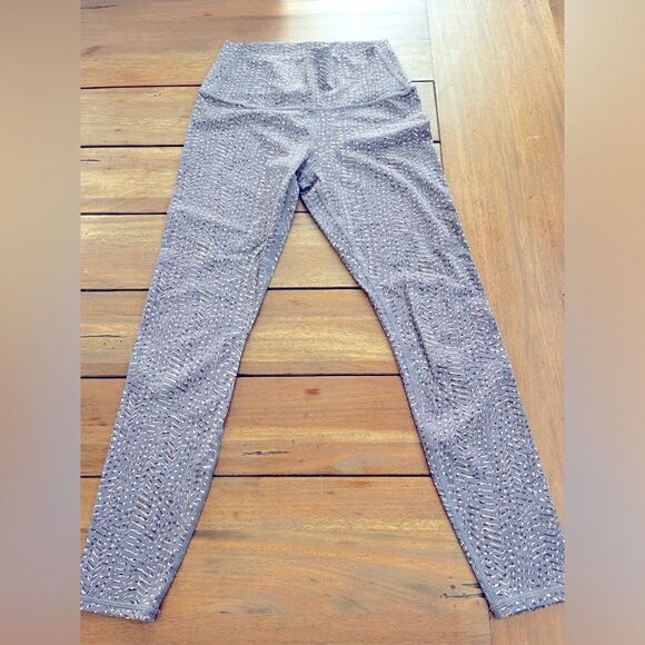 VARLEY LUNA LEGGINGS; size SMALL in umber feather pattern: like new! - Picture 2 of 6
